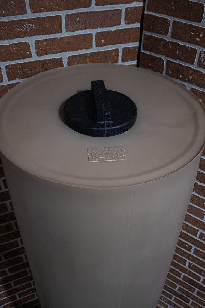 water tank with 6" lid